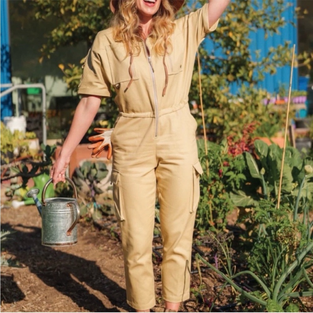 Wondery Outdoors Juniper Camp Utility Jumpsuit Large Coveralls Sand Cargo